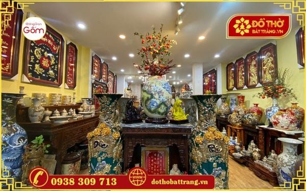 Nghệ thuật chạm nổi trên đồ thờ gốm sứ Bát Tràng