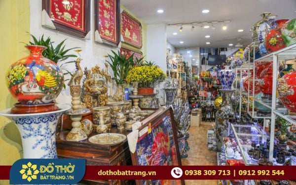 Đồ thờ gốm sứ Bát Tràng và mẹo vệ sinh đúng cách