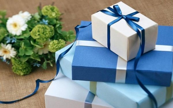 Mua quà tân gia tặng Sếp – Top 4 quà tân gia ý nghĩa
