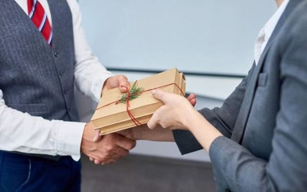 Quà tặng ngày Tết – Món quà gốm sứ tặng đối tác ý nghĩa