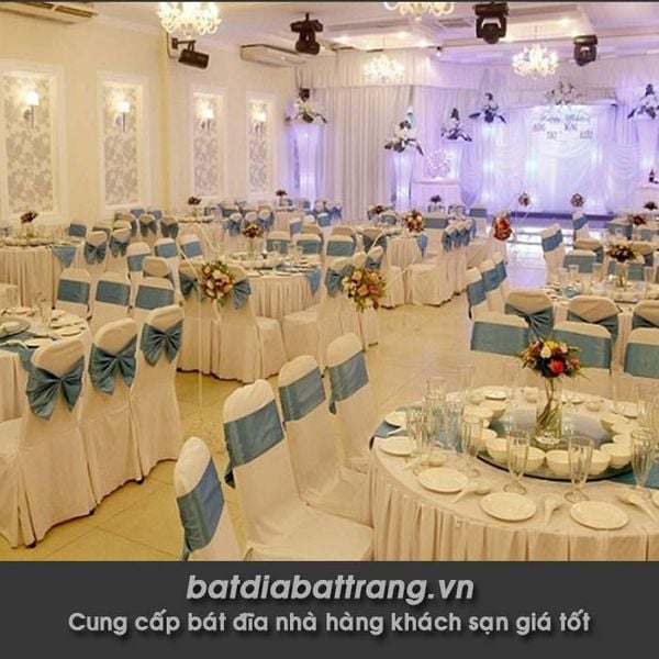 Các mẫu thiết kế không gian nhà hàng tiệc cưới đẹp và hút khách