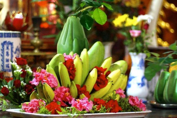Mẹo trang trí bàn thờ gia tiên ngày Tết đón tài lộc