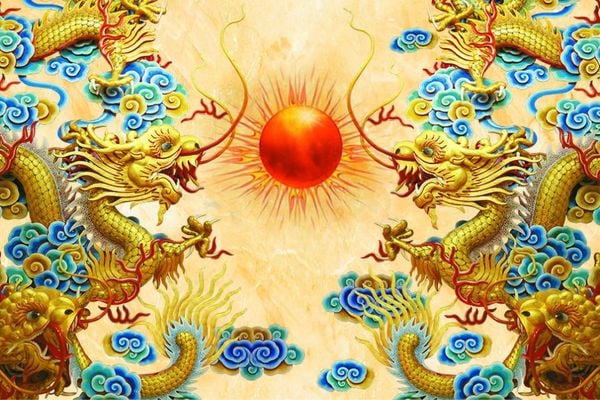 Biểu tượng Song Long Chầu Nguyệt trên đồ thờ Bát Tràng