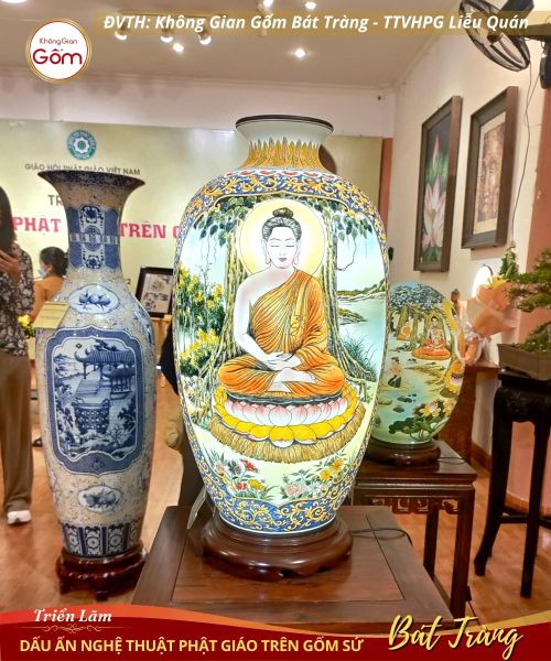 Thưởng lãm “Dấu ấn nghệ thuật Phật giáo trên gốm sứ Bát Tràng” tại Huế