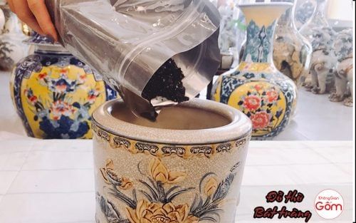 Tại sao nên dùng tro rơm nếp để bát hương trên bàn thờ? Mua tro rơm nếp ở đâu?
