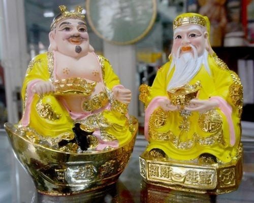 Những điều cấm kỵ không nên khi thỉnh tượng thần tài thổ địa bằng sứ
