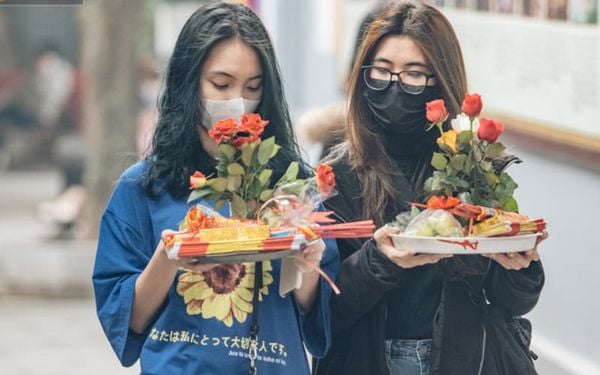 Văn khấn đi chùa Rằm tháng Giêng như thế nào?