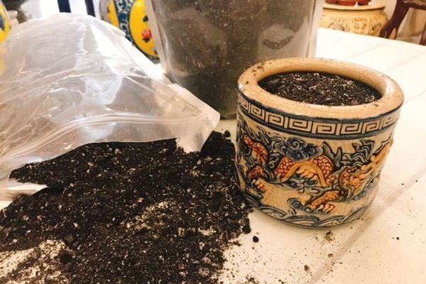 Cách thức thay tro bát hương dịp cuối năm giữ tài lộc cho gia đình