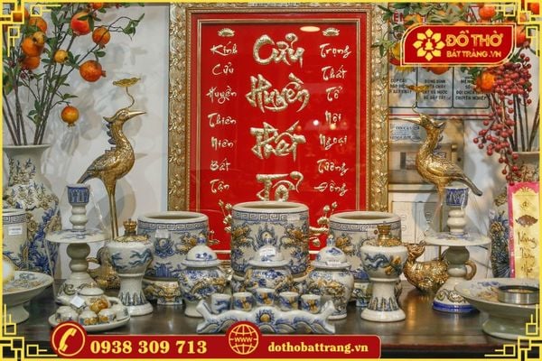 Ý nghĩa của bộ ấm chén thờ cúng không thể thiếu trên bàn thờ gia tiên