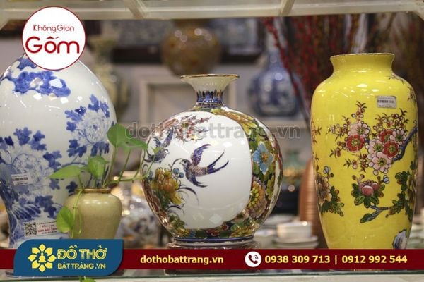 Những mẫu bình hoa gốm sứ đẹp làm quà tặng ngày Tết