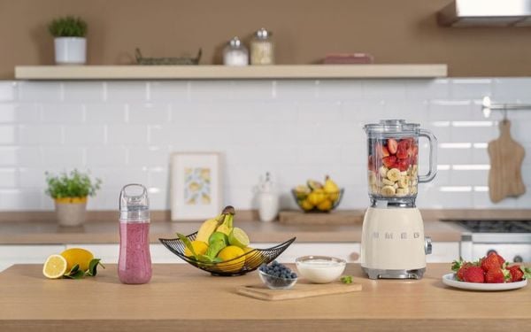 Máy xay sinh tố Smeg
