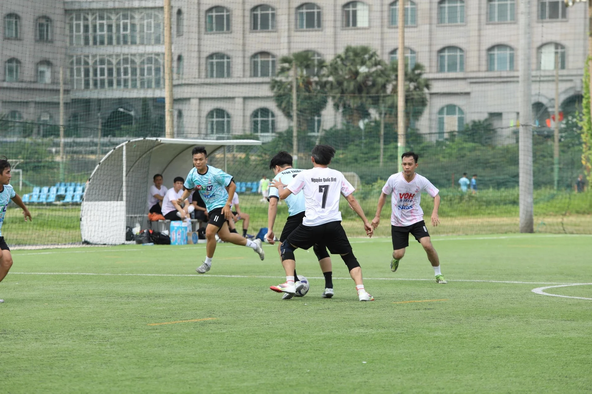 Bóng tròn Press Cup 2025 đã lăn trên sân cỏ khu vực phía Nam