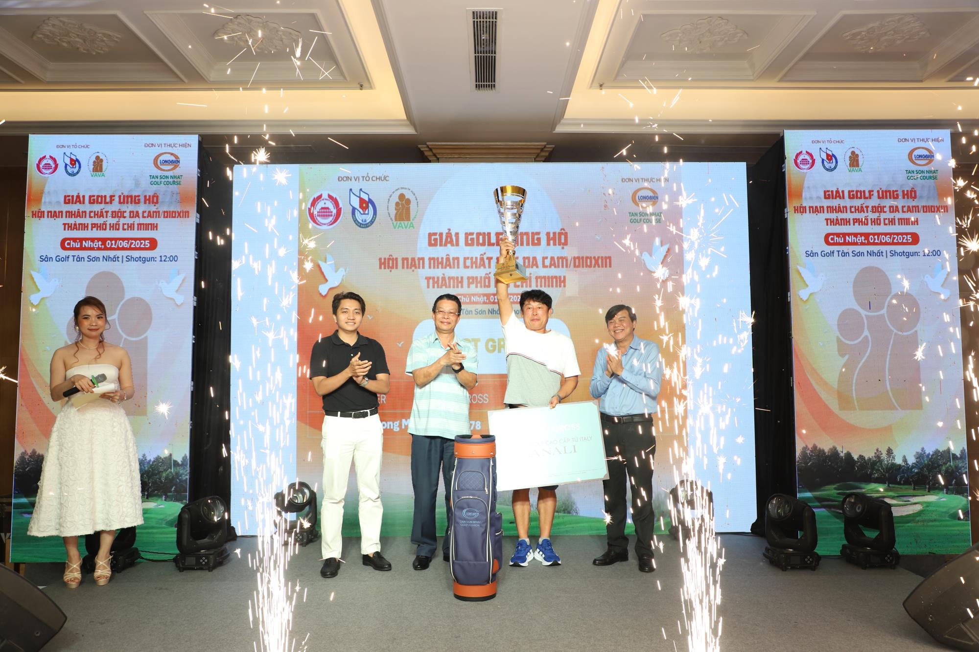 Giải golf ủng hộ Hội Nạn nhân chất độc da cam/dioxin TP.HCM - cho đi là còn mãi