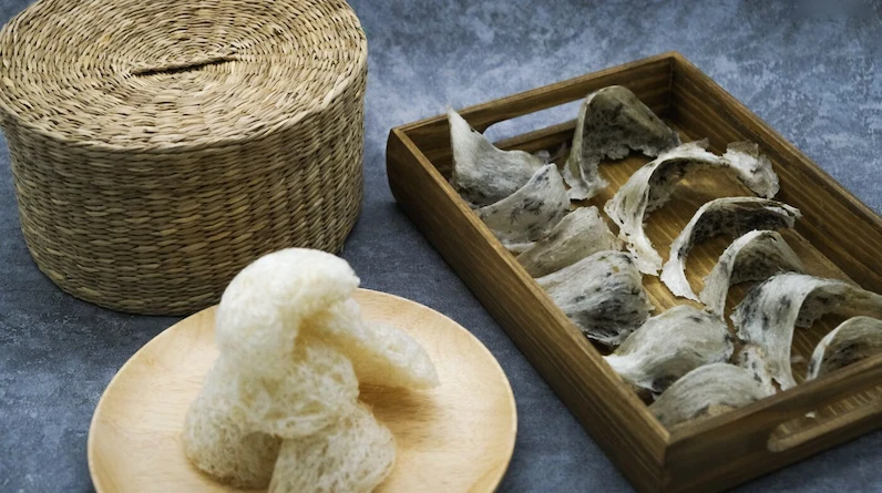 Khám Phá Yến Sào Khánh Hòa Tiến Vua Của Vinarich Ngay Hôm Nay: Tinh Hoa Từ Biển Cả Dành Cho Sức Khỏe Hoàng Gia!