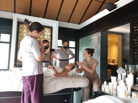 ANNE SEMONIN x HEAD OF THE EARTH SPA