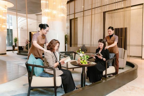 Ghế massage cổ vai gái luôn sẵn sàng cho quý khách được rạng ngời sắc vóc với ngày dài nghỉ dưỡng tuyệt vời tại Vinpearl