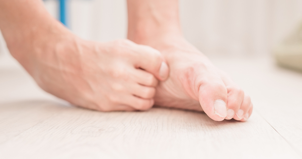 chọn đúng tất chống nấm và viêm da bàn chân