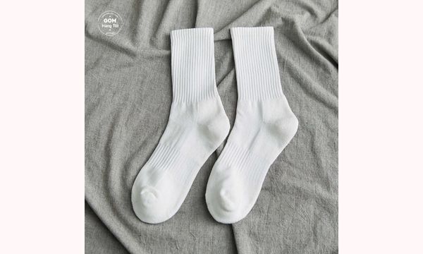 Đôi vớ trắng thời trang cho bạn thêm sinh động
