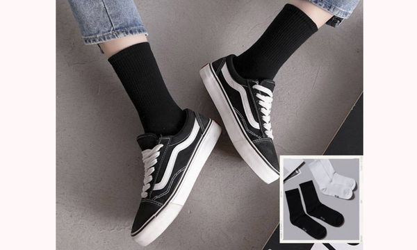 Tất đen cổ cao màu cách điệu truyền thống không lỗi thời