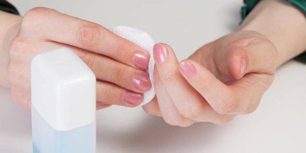 Nước tẩy sơn móng tay