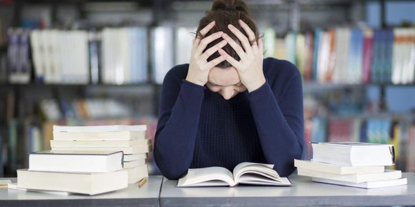 Áp lực học tập là gì? Nguyên nhân và cách giảm bớt áp lực trong học tập