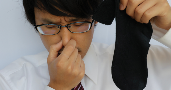 giặt tất mỗi ngày vẫn hôi