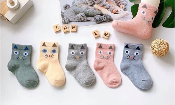 Tất mèo cổ ngắn