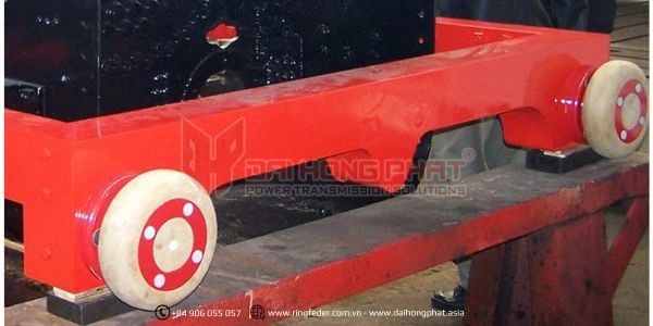 wooden-bumpers-of-the-replica-of-the-Adler-locomotive