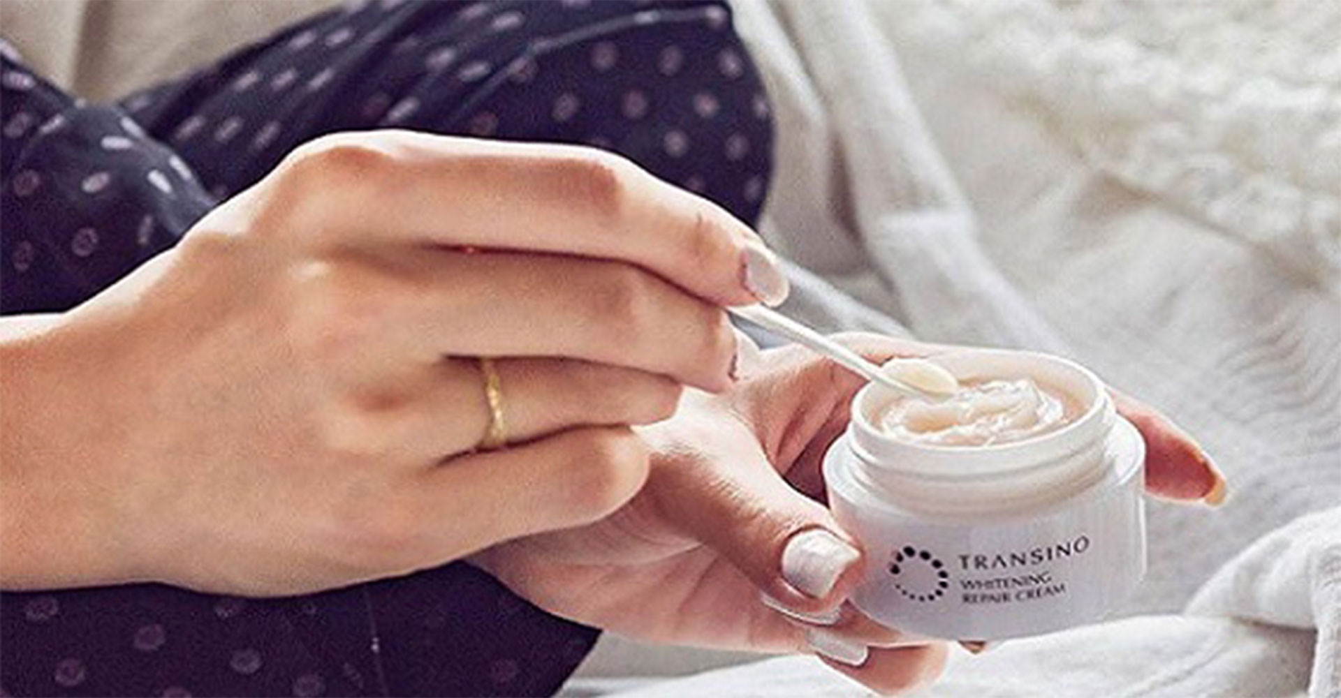 Transino whitening repair cream có tốt không?