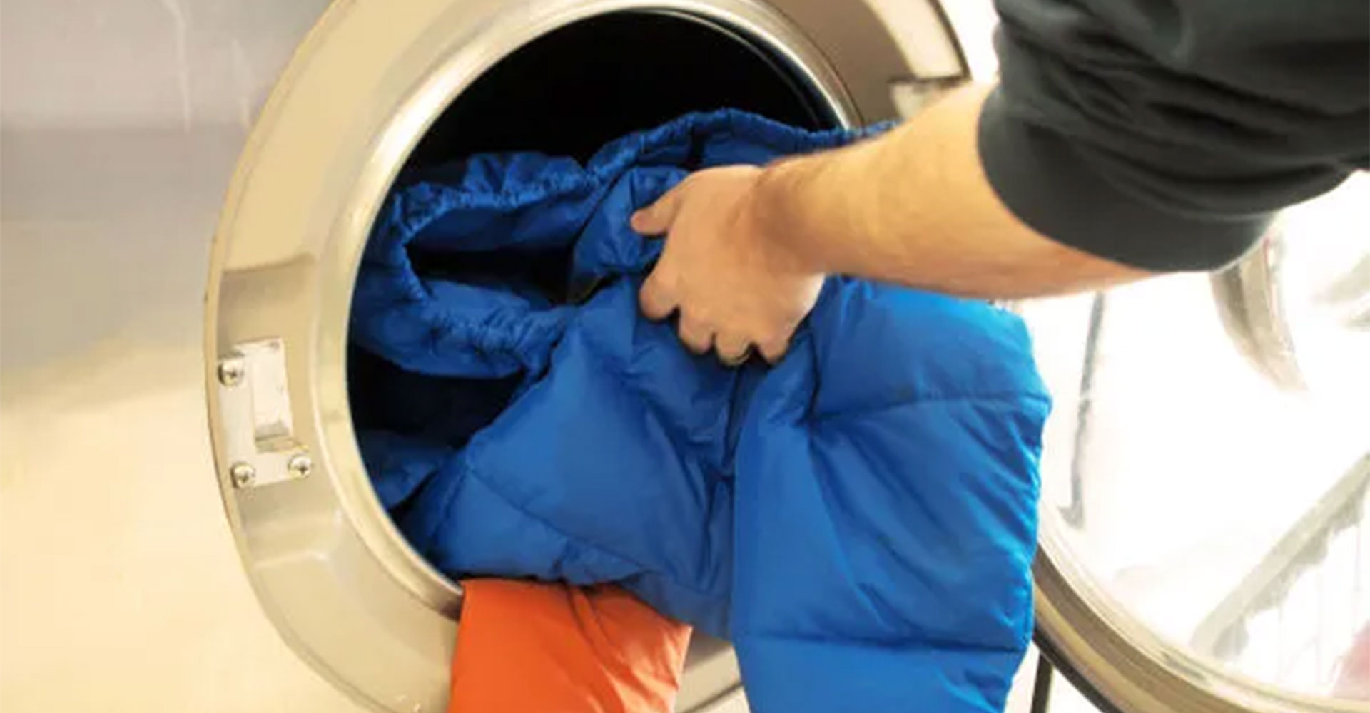 Áo lông vũ có giặt máy được không?