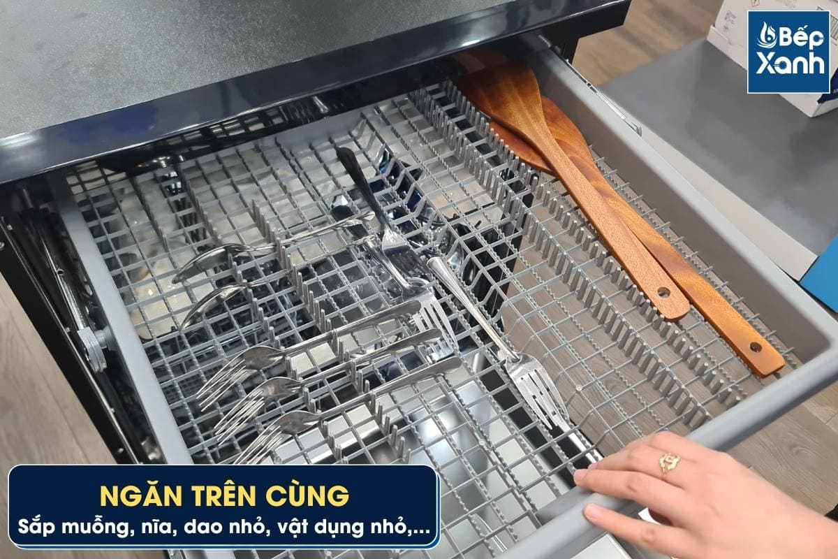 Ngăn trên cùng máy rửa chén