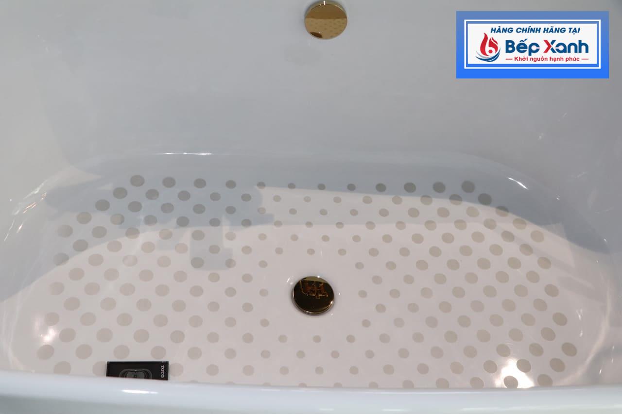Đáy bồn có vân nổi giúp chống trơn trượt
