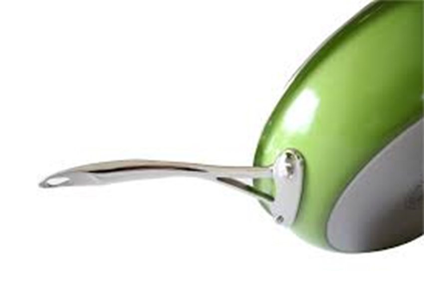 Thiết kế tay cầm tiện dụng của chảo inox bếp từ 3 lớp Chef's EH-FRY300