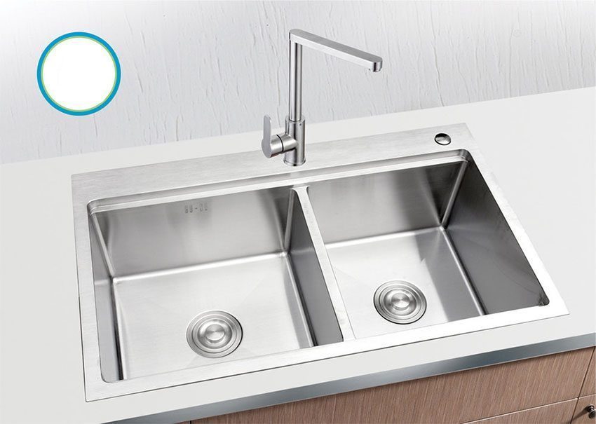 Thiết kế tiện dụng của chậu rửa chén hai bồn Roland RL8250G