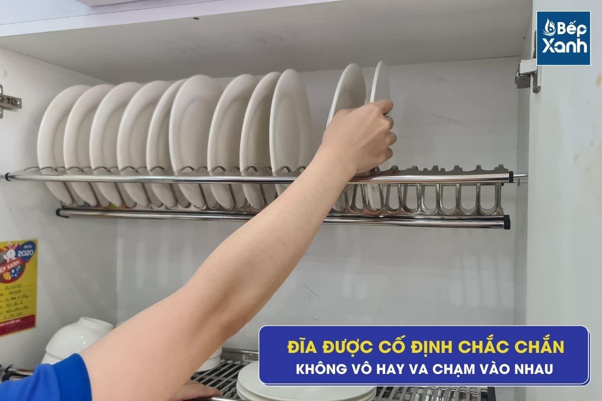 Đĩa luôn được giữ thẳng đứng, nhanh ráo nước hơn