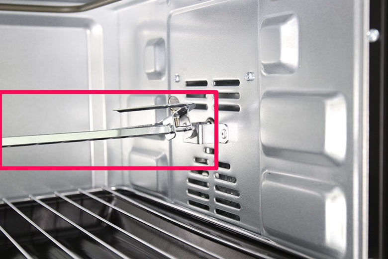 Xiên quay giúp nướng thực phẩm chín đều Xiên quay giúp nướng thực phẩm chín đều