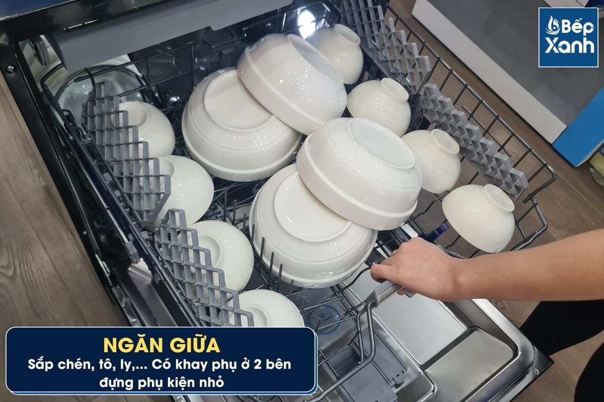 Ngăn giữa máy rửa chén