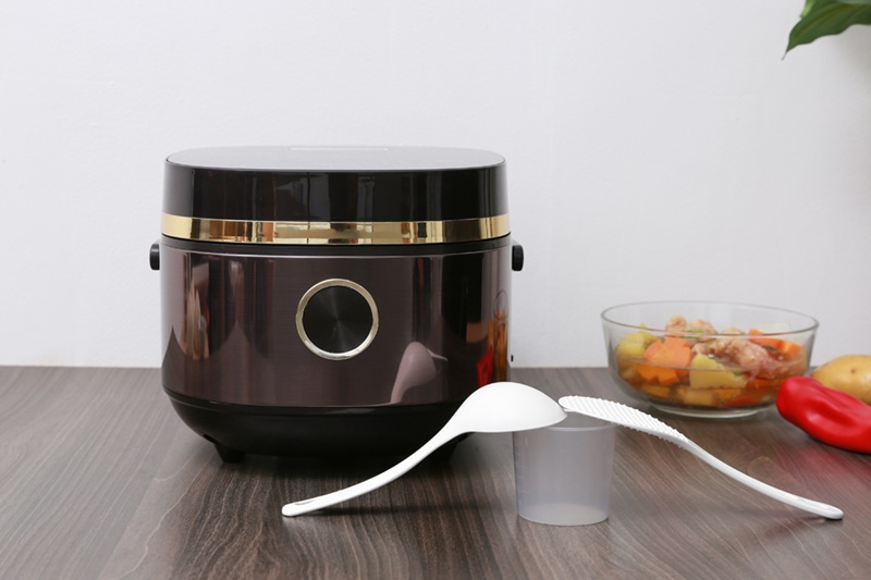 Nồi cơm điện tử Kangaroo 1.8 lít KG599N