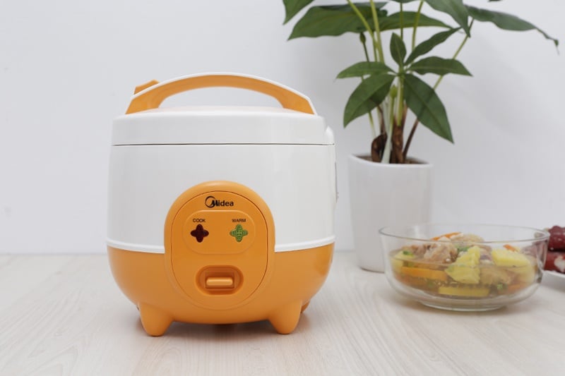 Nồi cơm điện Midea MR-CM06SD Nồi cơm điện Midea MR-CM06SD