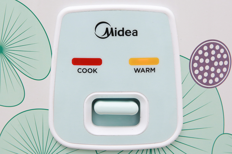Dễ dùng - Nồi cơm điện nắp gài Midea MR CM1823 Dễ dùng - Nồi cơm điện nắp gài Midea MR CM1823