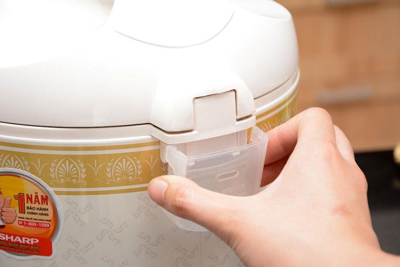 Khay chứa nước thừa dễ dàng tháo rời Khay chứa nước thừa dễ dàng tháo rời