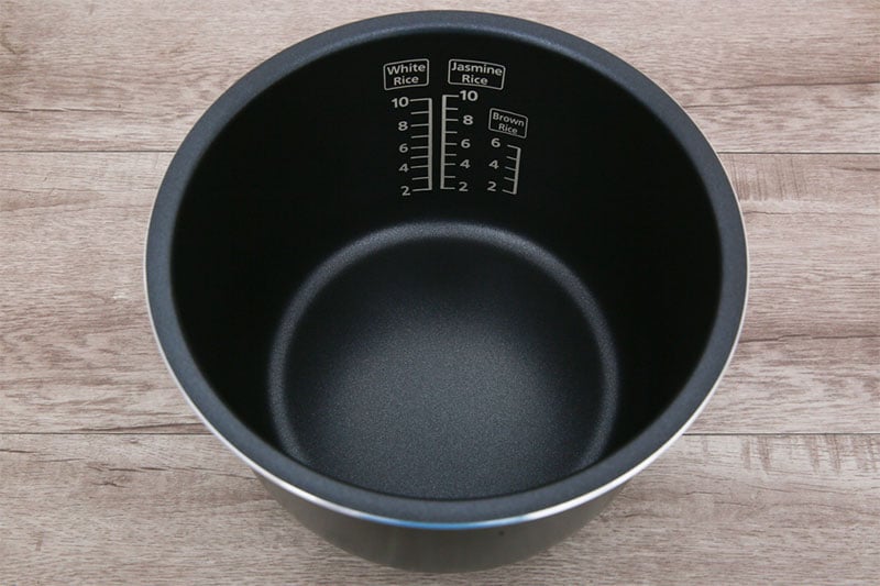 Lòng nồi chống dính dễ vệ sinh - Nồi cơm điện tử Panasonic 1.8 lít SR-CP188NRA Lòng nồi chống dính dễ vệ sinh - Nồi cơm điện tử Panasonic 1.8 lít SR-CP188NRA