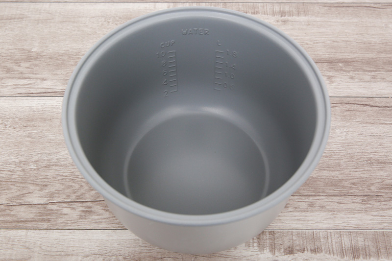 Lòng nồi chống dính - Nồi cơm nắp gài 1.8 lít Midea MR-CM1825