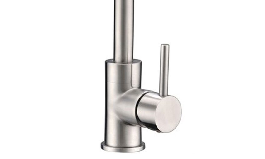 Vòi rửa bát Canzy CZ-702 với cần gạt dễ dàng điều chỉnh lượng nước
