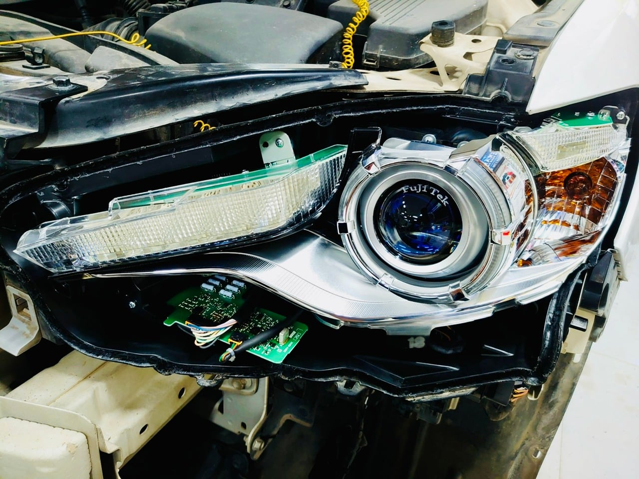 Độ Đèn Ô Tô – Xu Hướng, Lợi Ích Và Địa Chỉ Uy Tín Tại Yên Bái