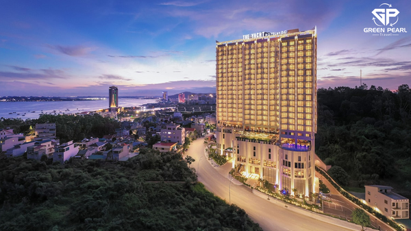 The Yacht Hotel by DC