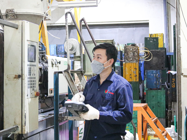 QUY TRÌNH KIỂM SOÁT CHẤT LƯỢNG TẠI NHỰA VĨ HƯNG: CAM KẾT CHO MỖI SẢN PHẨM HOÀN HẢO