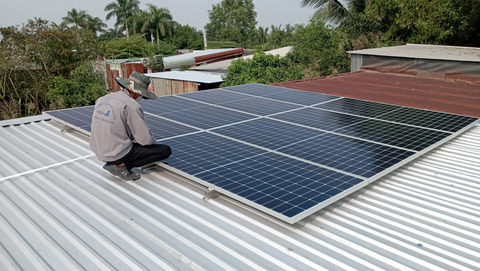 Doanh thu bán điện mặt trời cho EVN dưới 100 triệu đồng một năm có cần đăng ký giấy phép hộ kinh doanh hay không?