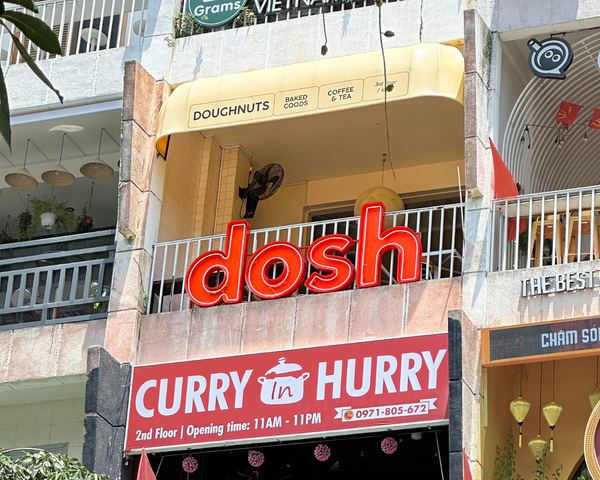 Dosh Nguyễn Huệ tọa lạc trong The Cafe Apartment, Quận 1