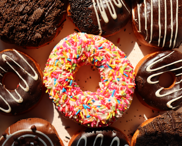 Chiên donut đến khi 2 mặt vàng đều